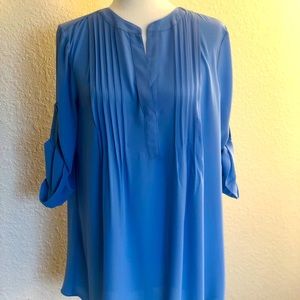 NWT BCBGMAXAZRIA Maternity top - size small